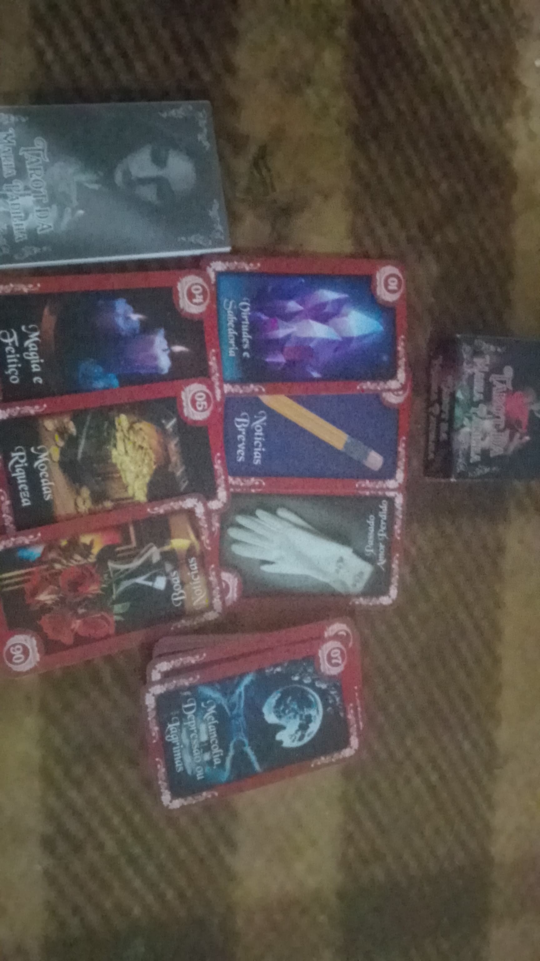 Baralhos e tarot Baralhos e tarot