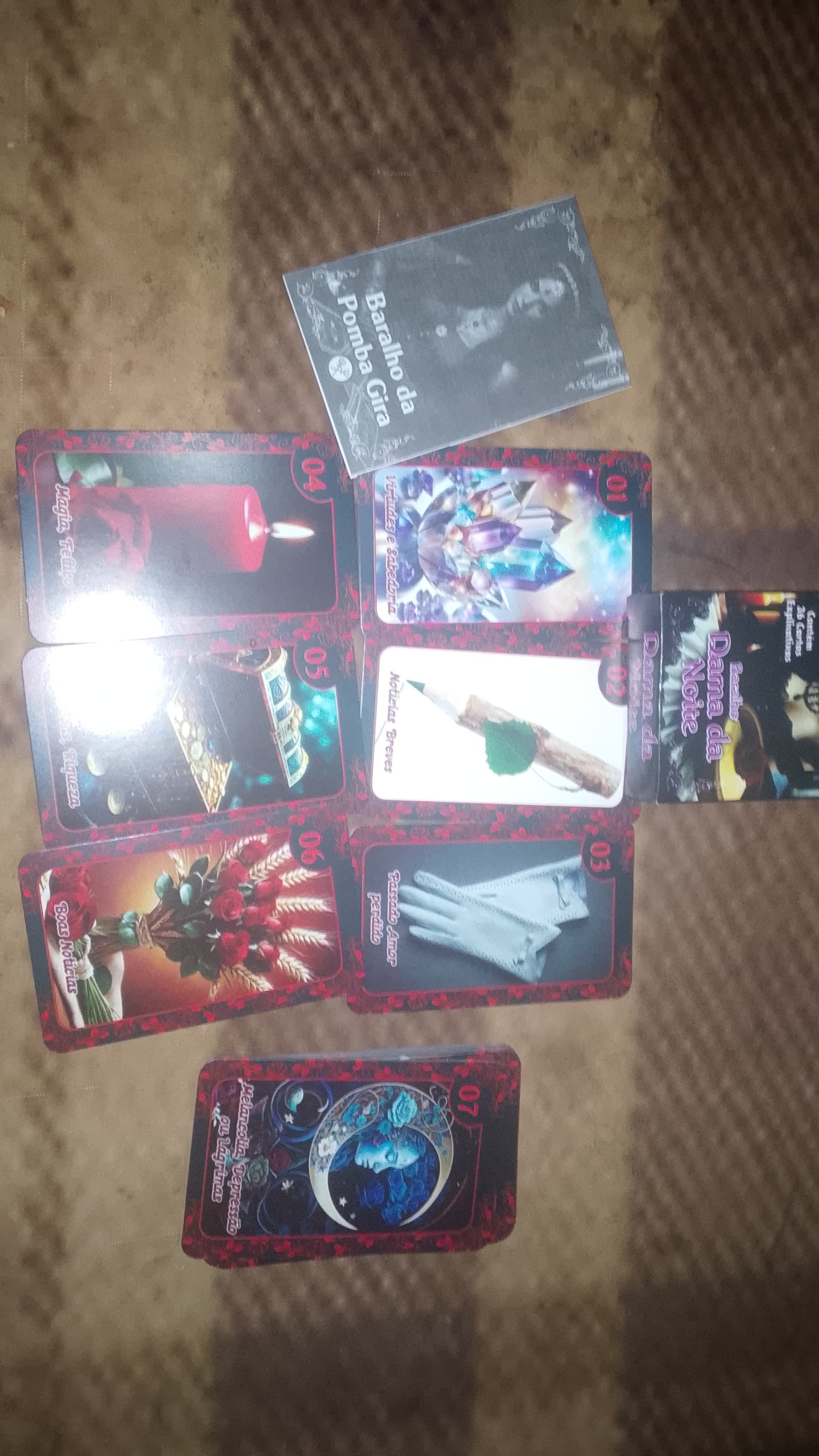 Baralhos e tarot Baralhos e tarot