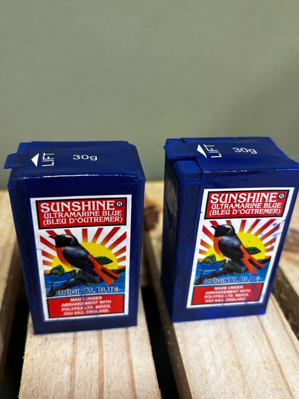 Dois Wagi Sunshine (anil nigeriano) Dois Wagi Sunshine (anil nigeriano)