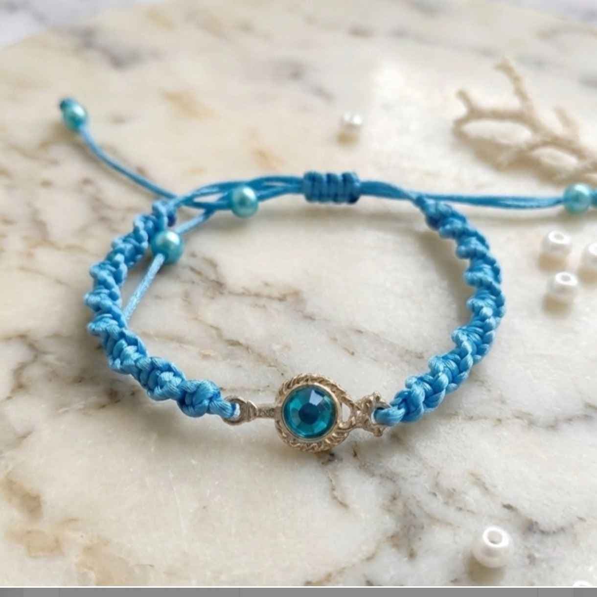 Pulseira de Proteção de Iemanjá – Azul com Pingentes de Concha e Chave Pulseira de Proteção de Iemanjá – Azul com Pingentes de Concha e Chave