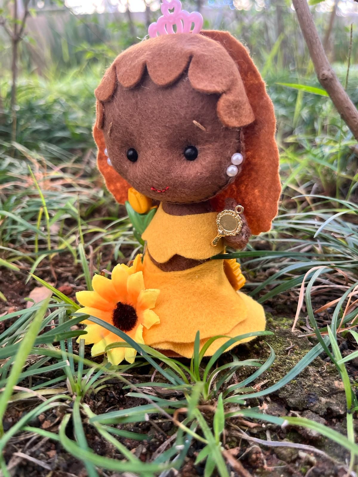 BONEQUINHA DE OXUM - Oxum • Bonequinha de Oxum • Oxum em feltro • Orixá Oxum • Orixás em feltro • bonequinha artesanal BONEQUINHA DE OXUM - Oxum • Bonequinha de Oxum • Oxum em feltro • Orixá Oxum • Orixás em feltro • bonequinha artesanal