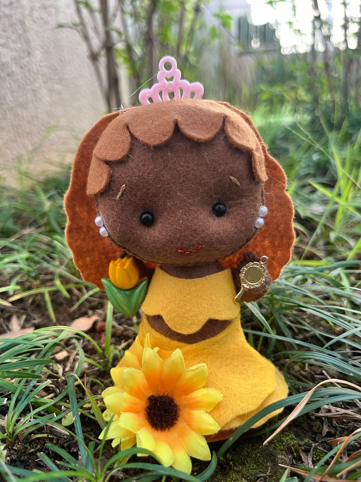 BONEQUINHA DE OXUM - Oxum • Bonequinha de Oxum • Oxum em feltro • Orixá Oxum • Orixás em feltro • bonequinha artesanal BONEQUINHA DE OXUM - Oxum • Bonequinha de Oxum • Oxum em feltro • Orixá Oxum • Orixás em feltro • bonequinha artesanal