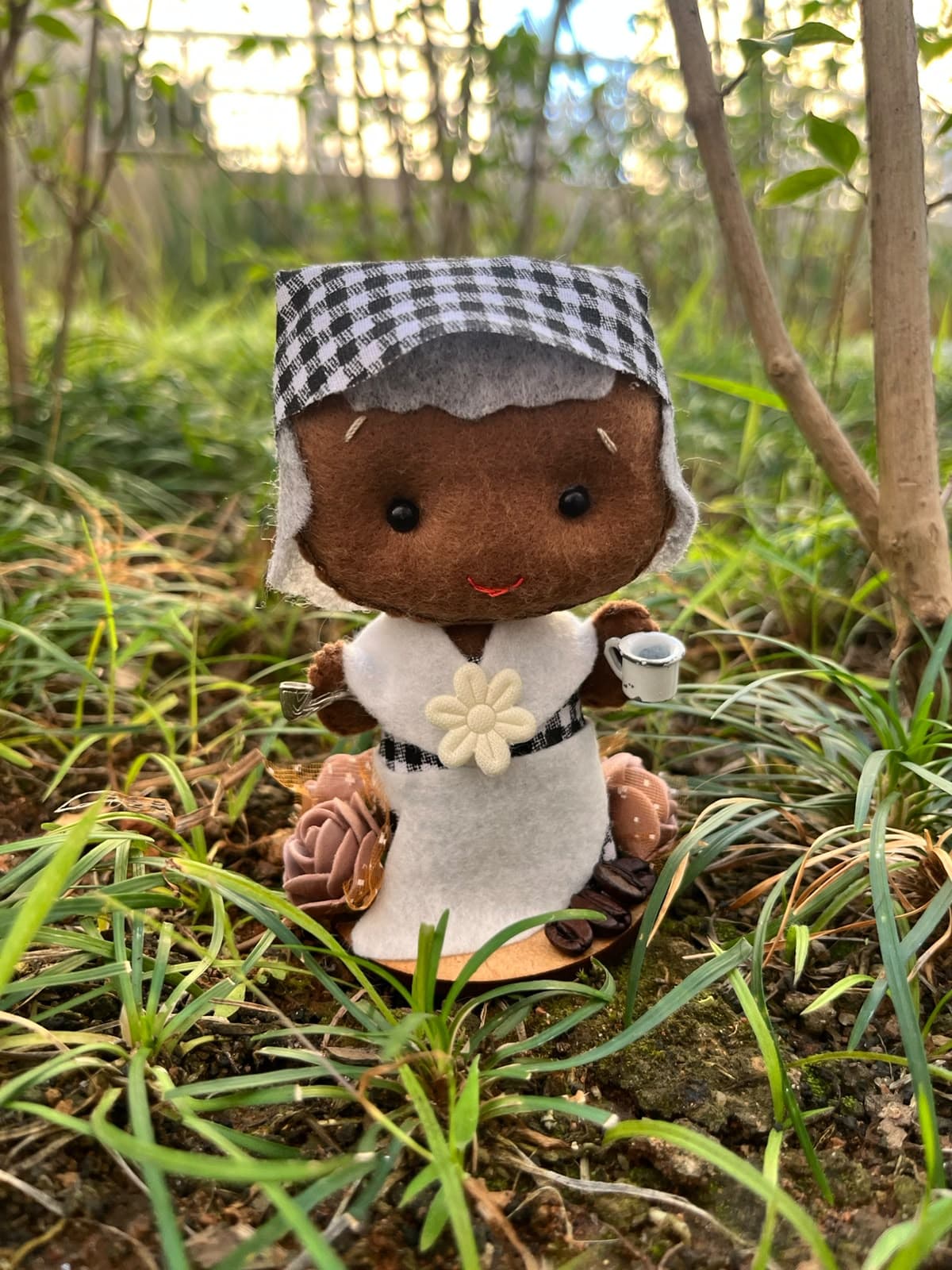 Bonequinha de Preta-Velha em Feltro Preta Velha em feltro • bonequinha de Preta-Velha • Umbanda • entidade em feltro Bonequinha de Preta-Velha em Feltro Preta Velha em feltro • bonequinha de Preta-Velha • Umbanda • entidade em feltro