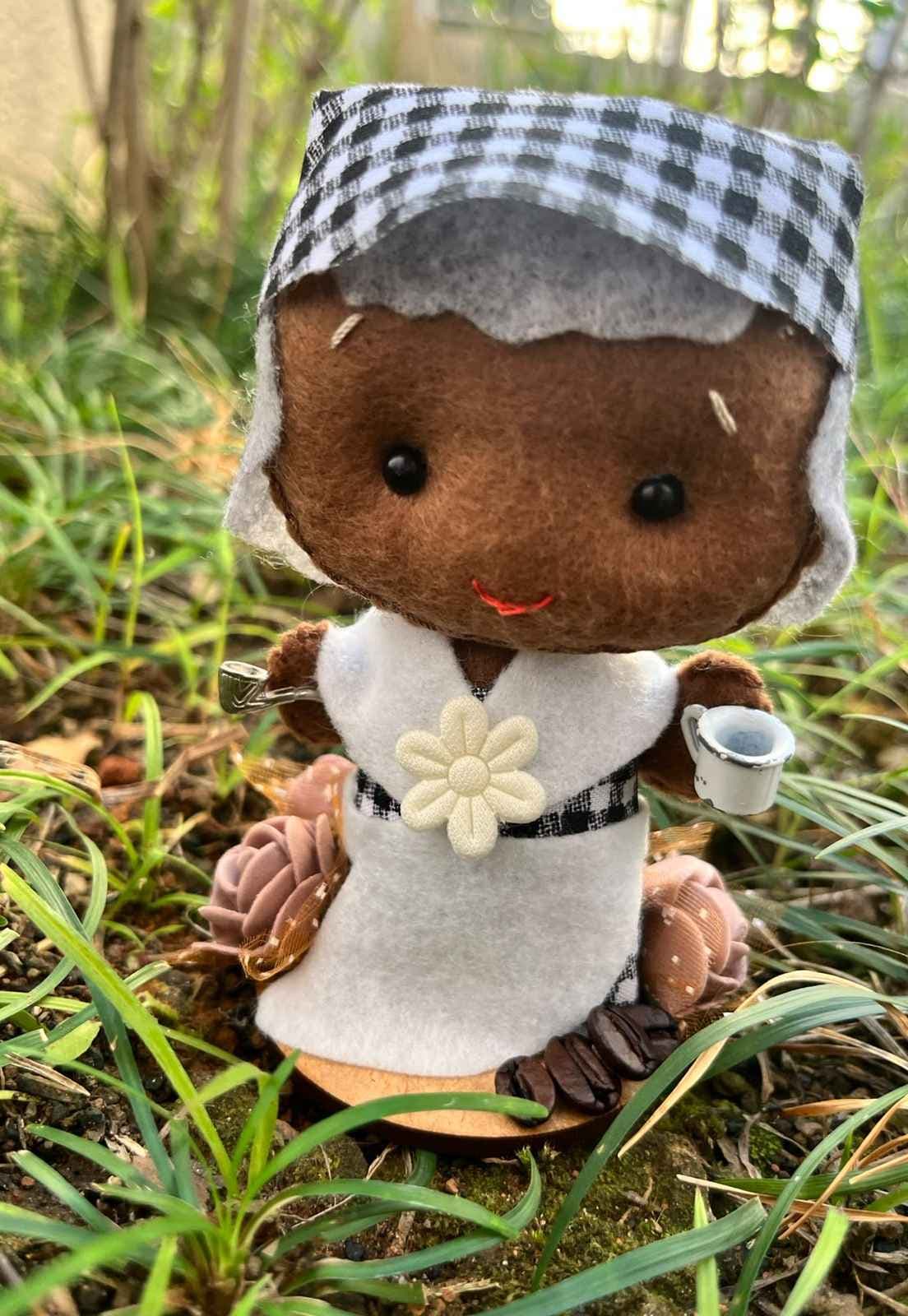 Bonequinha de Preta-Velha em Feltro Preta Velha em feltro • bonequinha de Preta-Velha • Umbanda • entidade em feltro Bonequinha de Preta-Velha em Feltro Preta Velha em feltro • bonequinha de Preta-Velha • Umbanda • entidade em feltro