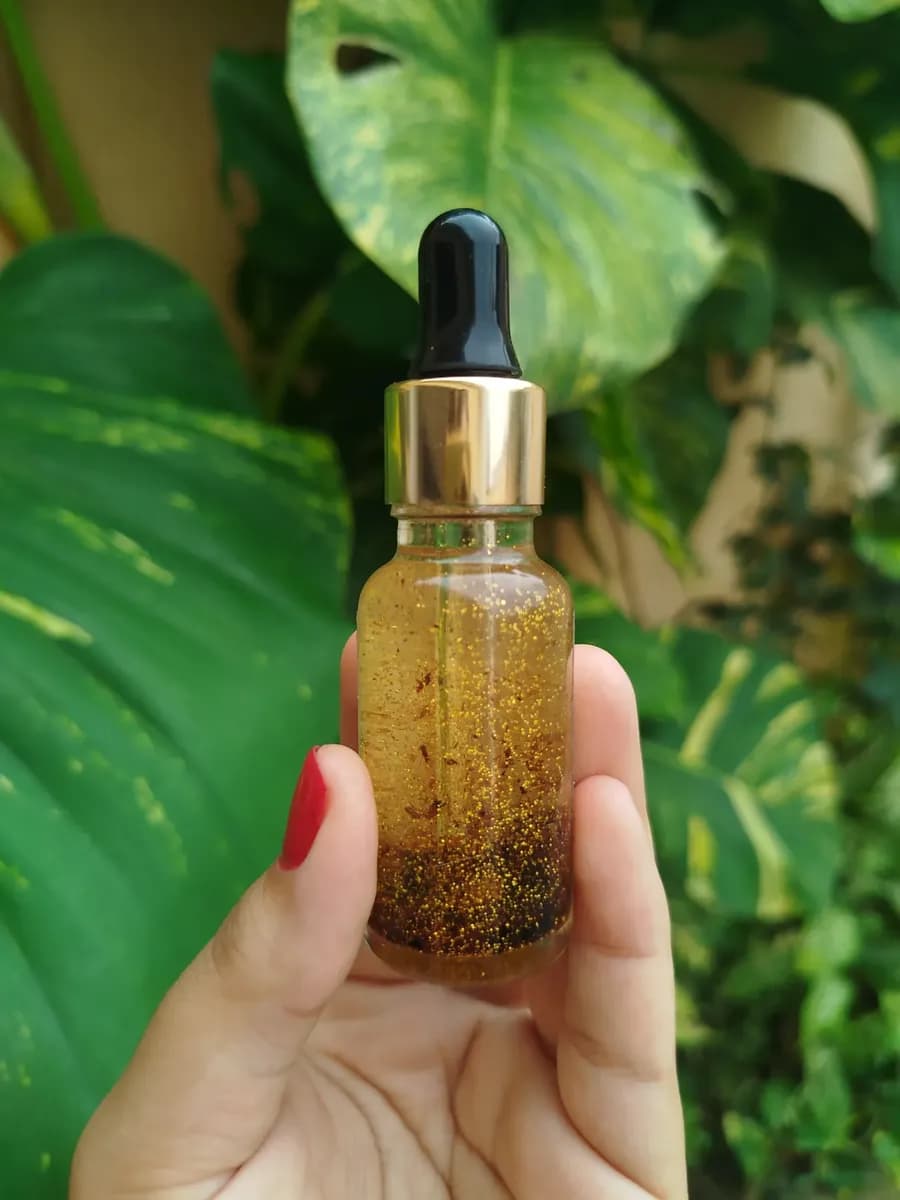 Glamour Oil Queen Bee 20ml - Óleo para Glamour, Atração, Magnetismo e Sensualidade 20ml Glamour Oil Queen Bee 20ml - Óleo para Glamour, Atração, Magnetismo e Sensualidade 20ml