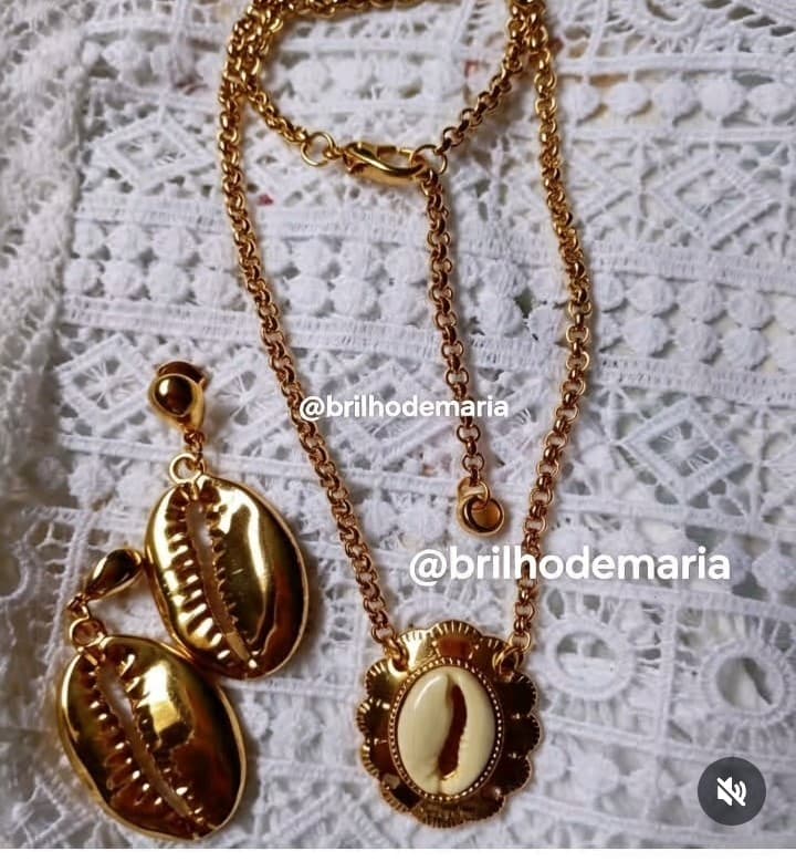 Colar de Búzios com banho dourado Colar de Búzios com banho dourado