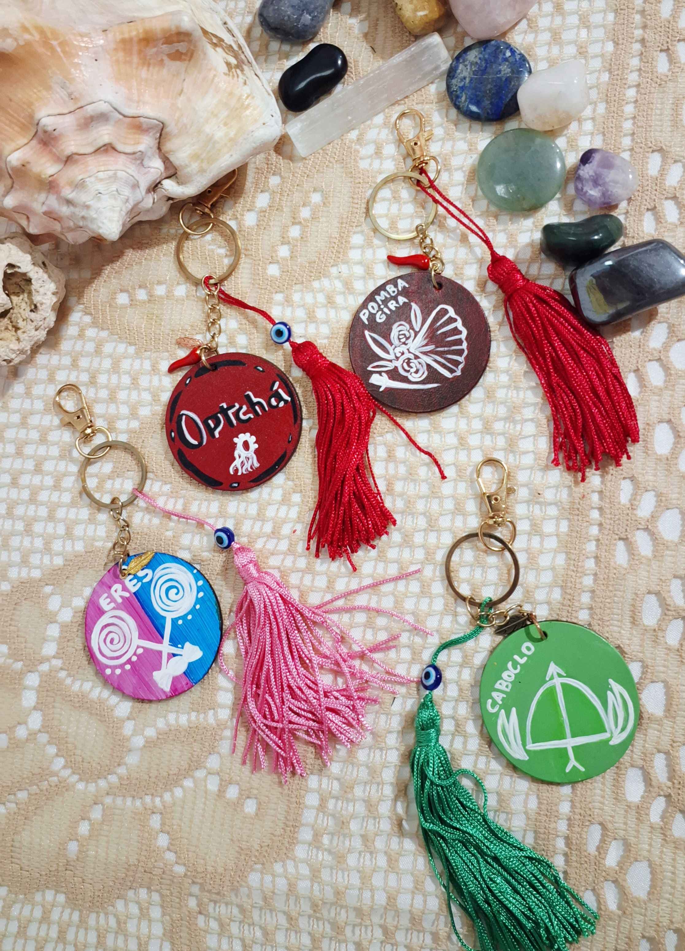 ✨ Chaveiros Entidades — Amuletos de Proteção ✨ Chaveiros Entidades — Amuletos de Proteção