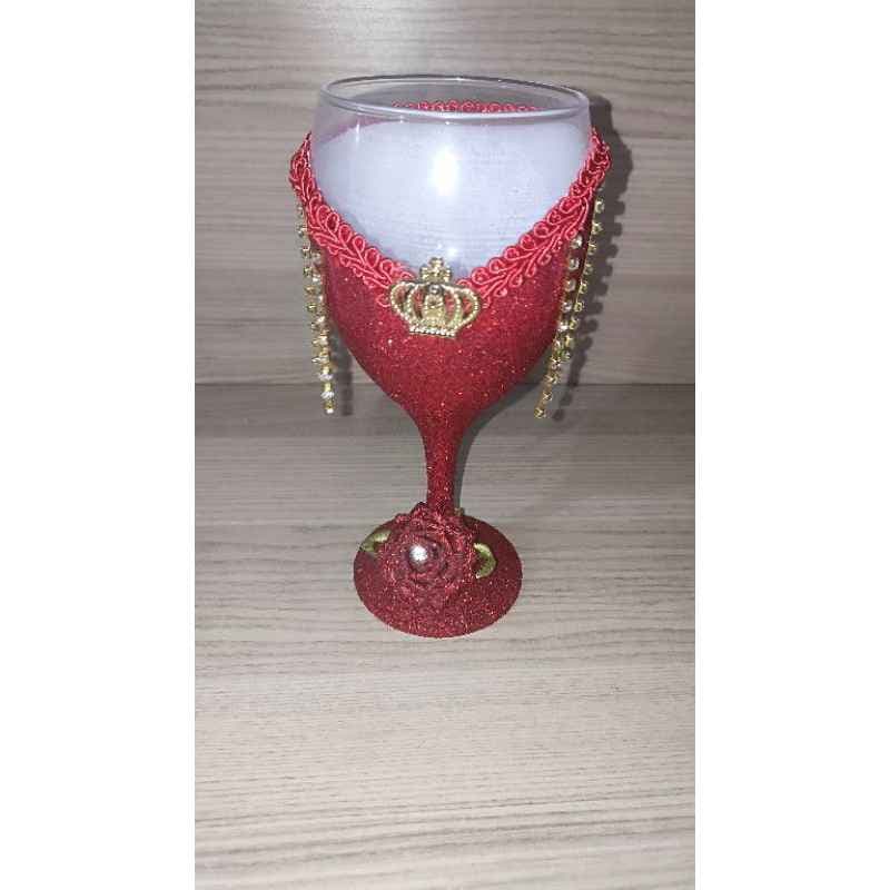 Taça Artesanal de Pombagira ou Cigana Vermelha e Dourada Taça Artesanal de Pombagira ou Cigana Vermelha e Dourada