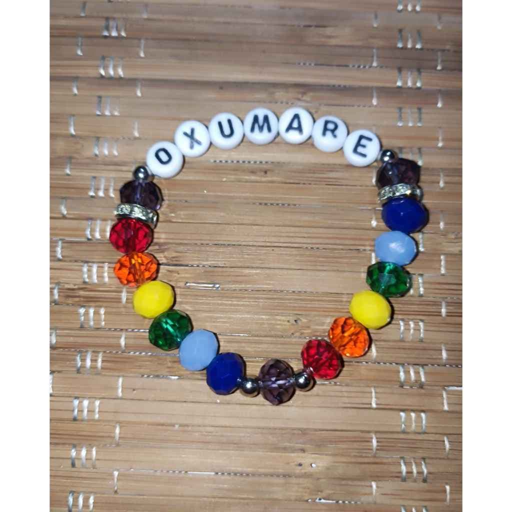Pulseira de Proteção Artesanal de Oxumaré com Cristais Coloridos Pulseira de Proteção Artesanal de Oxumaré com Cristais Coloridos