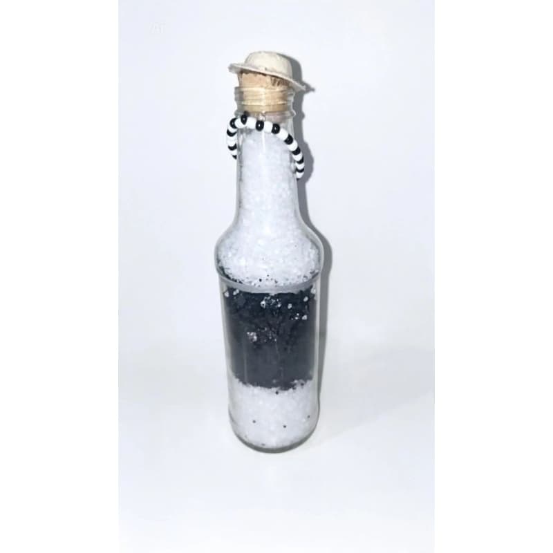 Garrafa de Vidro Amuleto Sal Grosso e Turmalina Negra Garrafa de Vidro Amuleto Sal Grosso e Turmalina Negra