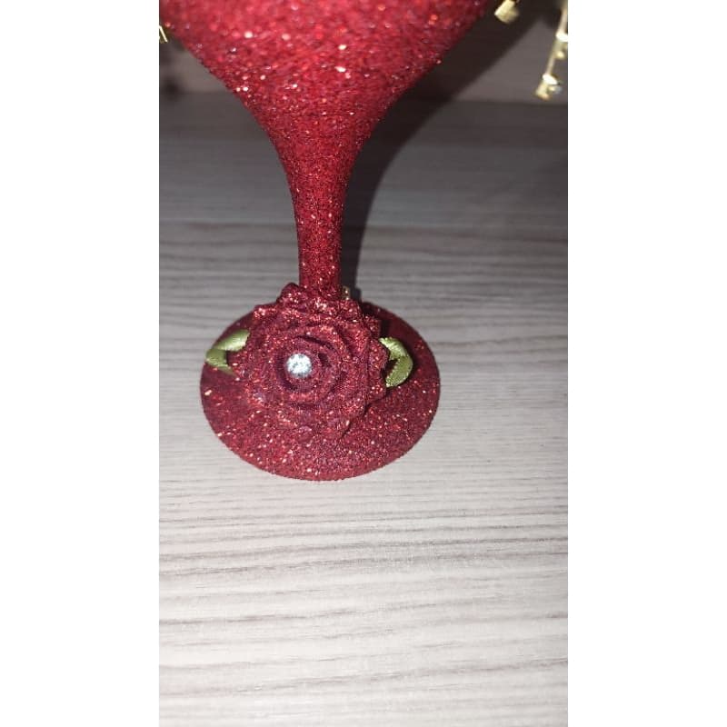 Taça Artesanal de Pombagira ou Cigana Vermelha e Dourada Taça Artesanal de Pombagira ou Cigana Vermelha e Dourada
