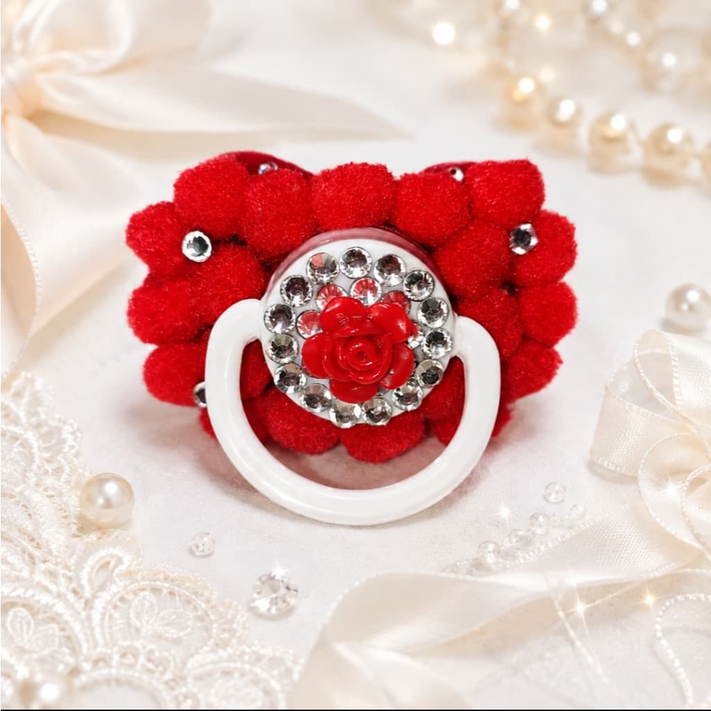 Chupeta Artesanal Personalizada de Erê com Pompons, Rosa e Strass – Umbanda Chupeta Artesanal Personalizada de Erê com Pompons, Rosa e Strass – Umbanda