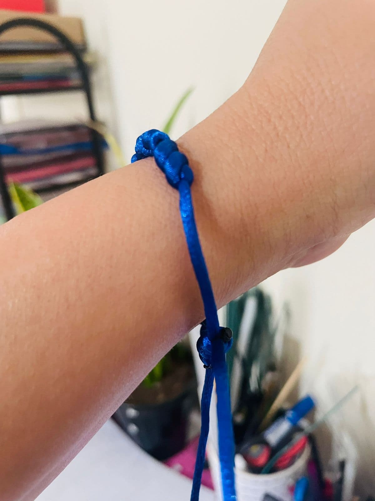 Pulseira Azul 7 Nós Kabbalah Fio de Cetim Ajustável para Pulso Esquerdo Energia Vital Proteção Pulseira Azul 7 Nós Kabbalah Fio de Cetim Ajustável para Pulso Esquerdo Energia Vital Proteção