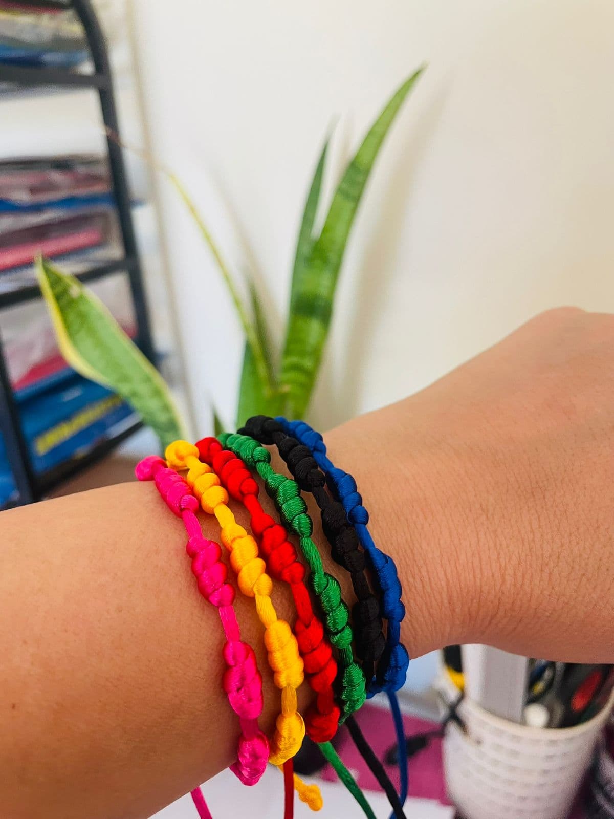 Pulseira Rosa 7 Nós Kabbalah Fio de Cetim Ajustável para Pulso Esquerdo Energia Vital Proteção Pulseira Rosa 7 Nós Kabbalah Fio de Cetim Ajustável para Pulso Esquerdo Energia Vital Proteção
