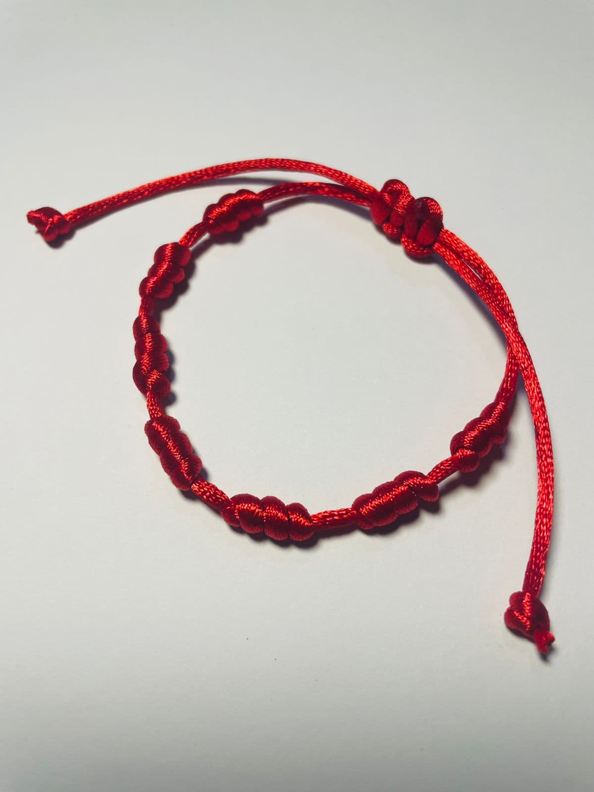 Pulseira Vermelha 7 Nós Kabbalah Fio de Cetim Ajustável para Pulso Esquerdo Energia Vital Proteção Pulseira Vermelha 7 Nós Kabbalah Fio de Cetim Ajustável para Pulso Esquerdo Energia Vital Proteção