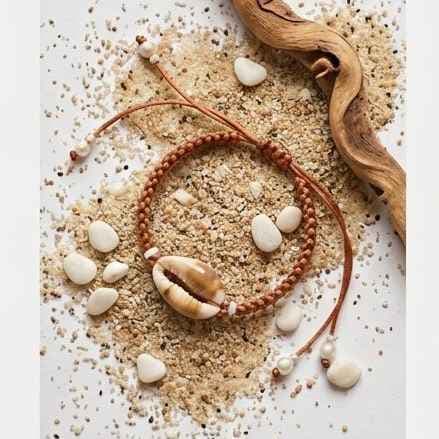 Pulseira Macramê Marrom Búzios Fio de Cetim Ajustável para Pulso Esquerdo Energia Vital Proteção Pulseira Macramê Marrom Búzios Fio de Cetim Ajustável para Pulso Esquerdo Energia Vital Proteção