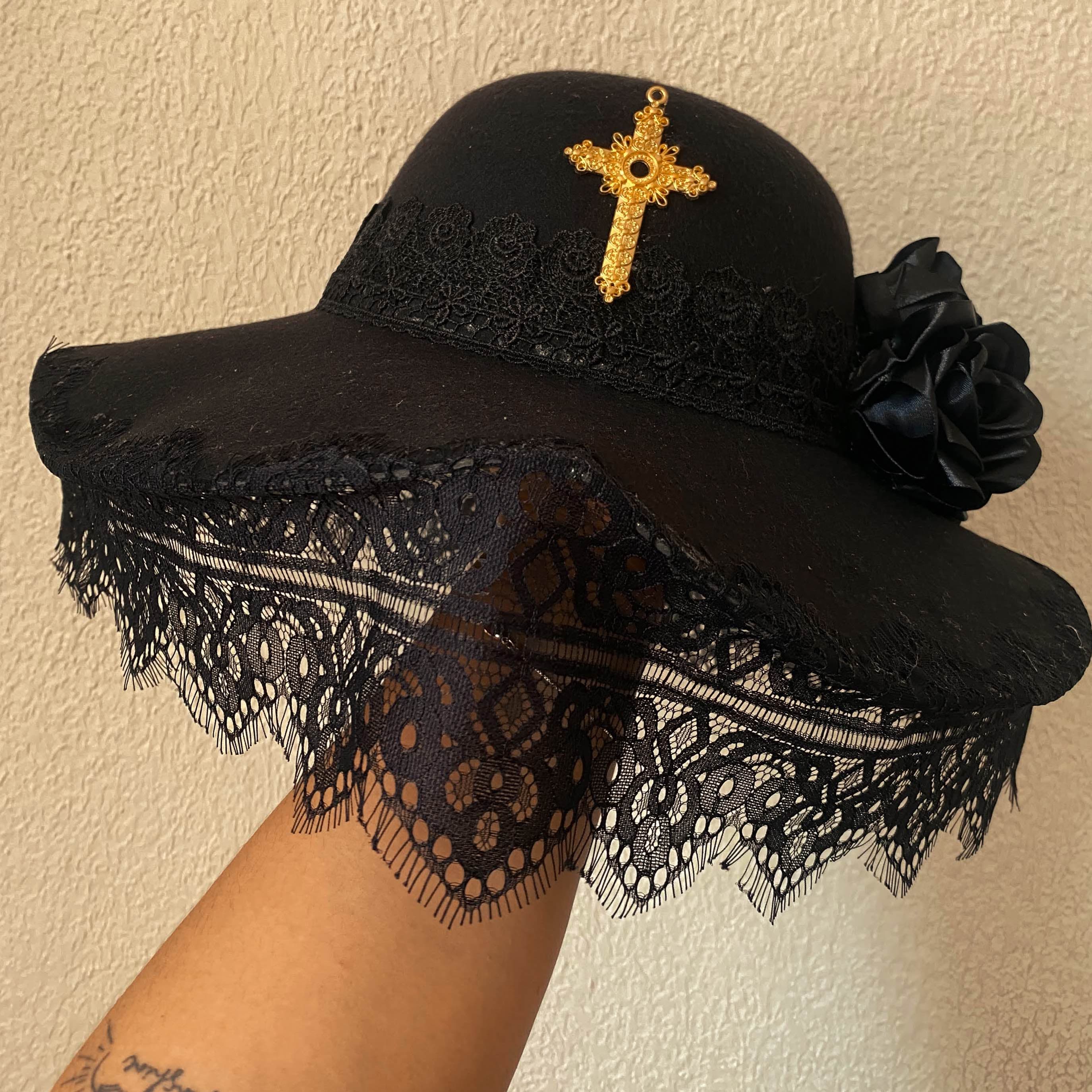 Chapéu Personalizado para Rosa Caveira - Feito à Mão Chapéu Personalizado para Rosa Caveira - Feito à Mão