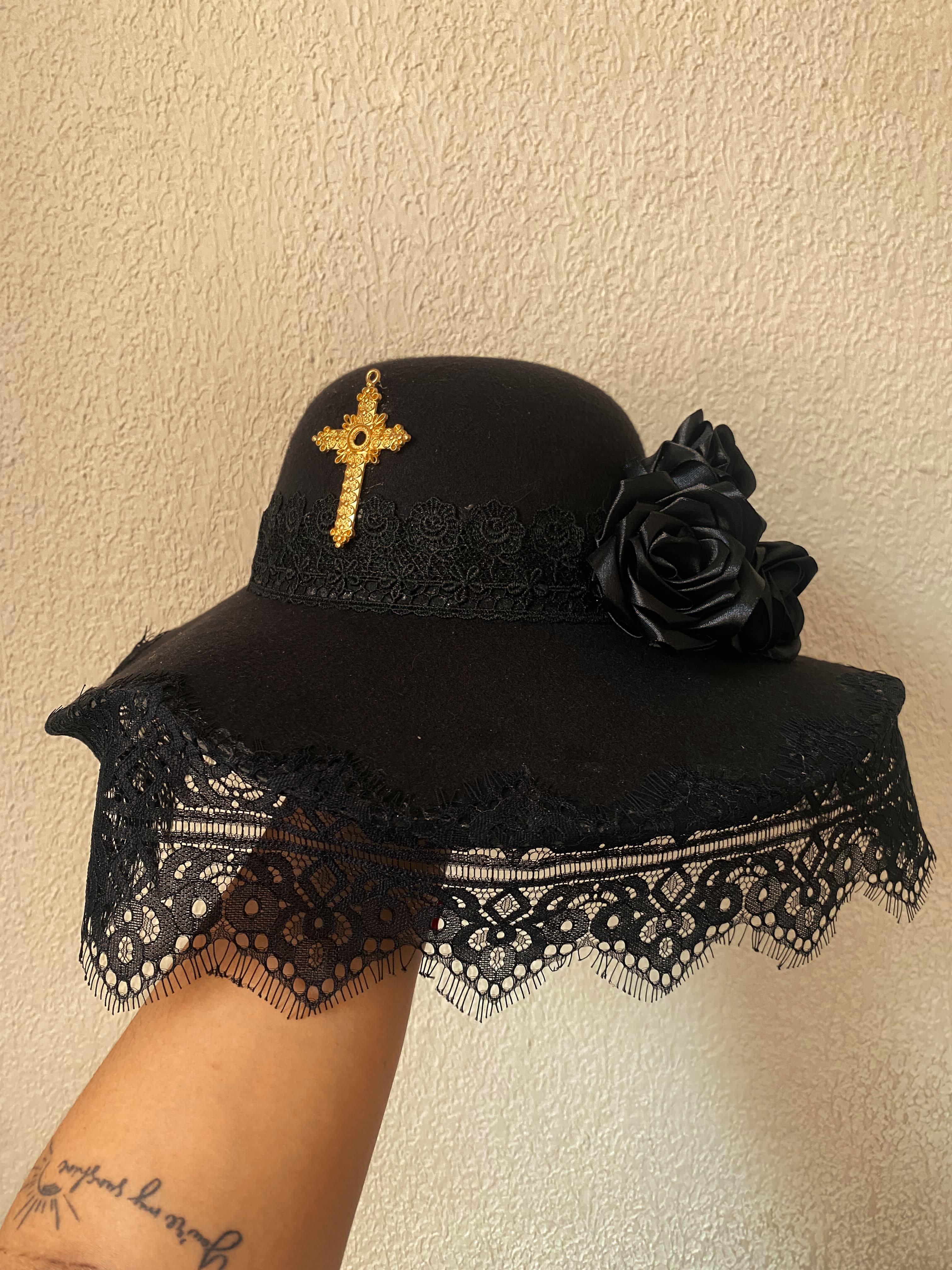 Chapéu Personalizado para Rosa Caveira - Feito à Mão Chapéu Personalizado para Rosa Caveira - Feito à Mão