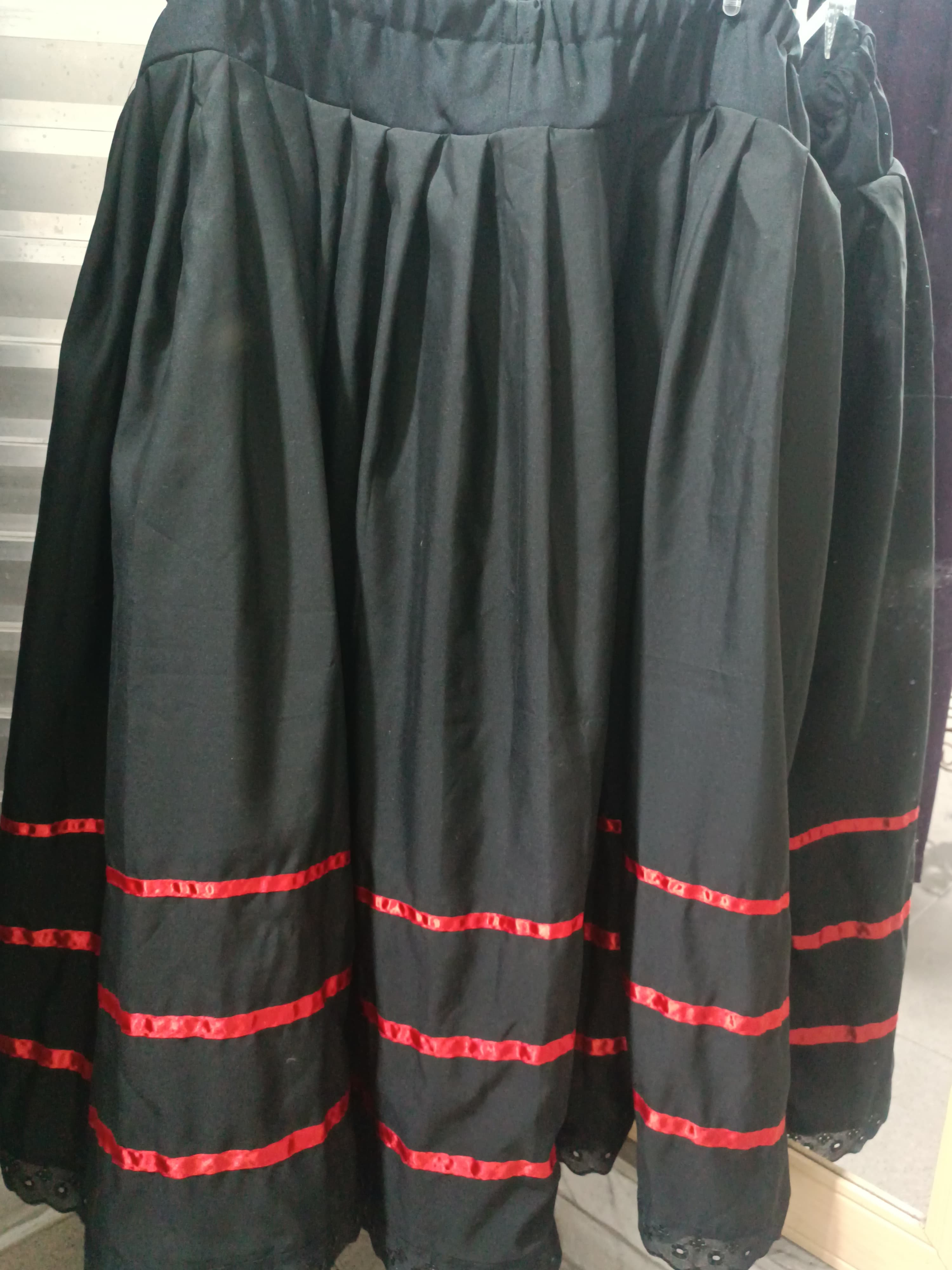 Saia de Umbanda Preta com Fitas Vermelhas Saia de Umbanda Preta com Fitas Vermelhas