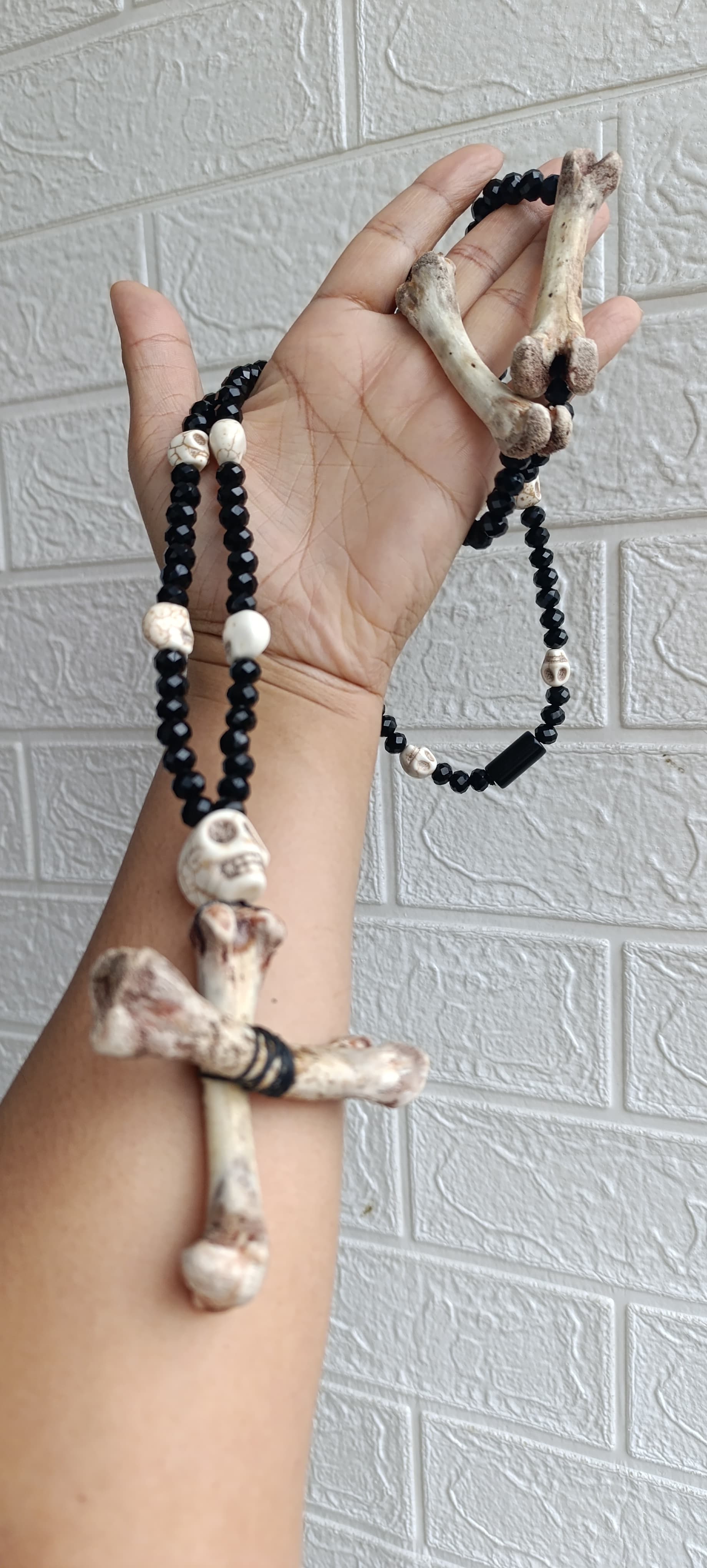 Guia de Exu e pomba Gira feita com osso natural Guia de Exu e pomba Gira feita com osso natural