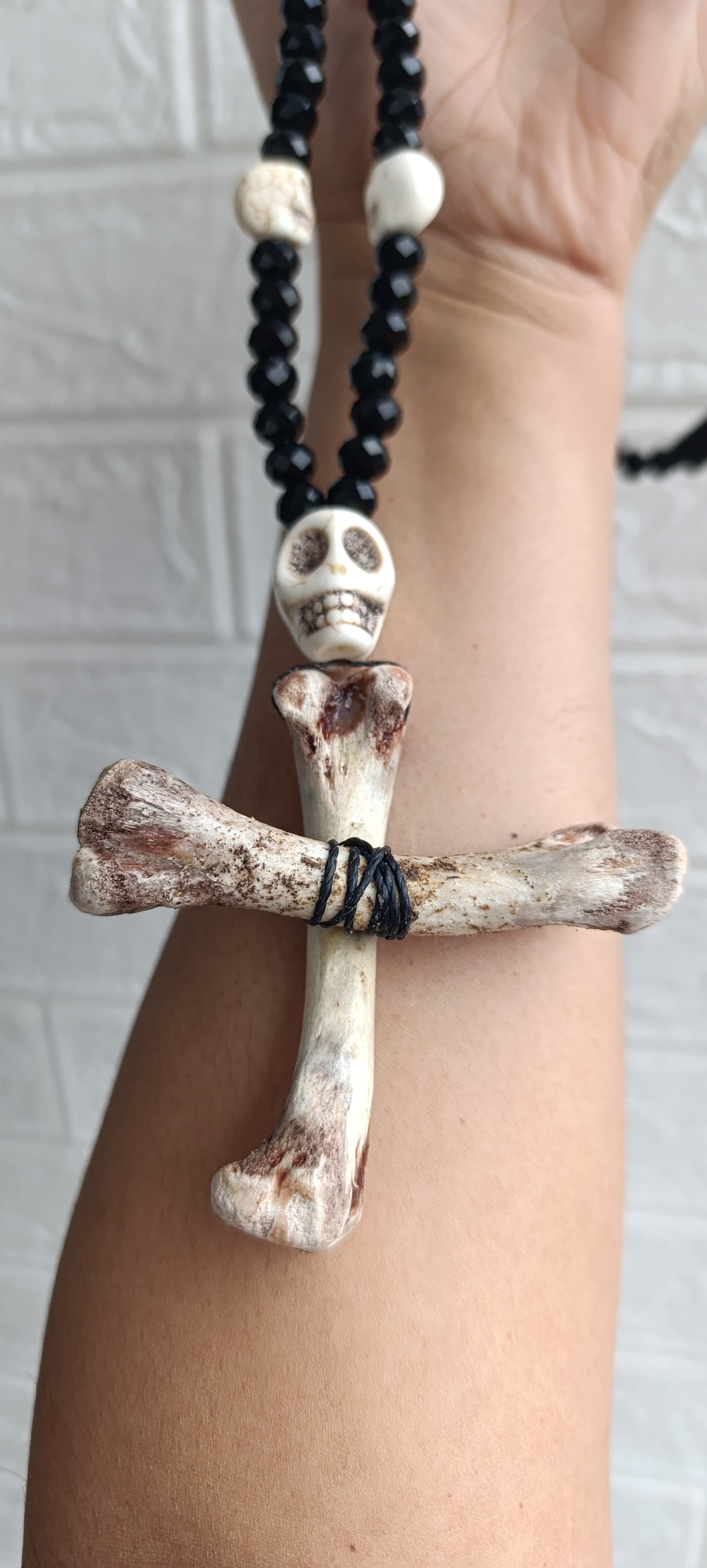 Guia de Exu e pomba Gira feita com osso natural Guia de Exu e pomba Gira feita com osso natural