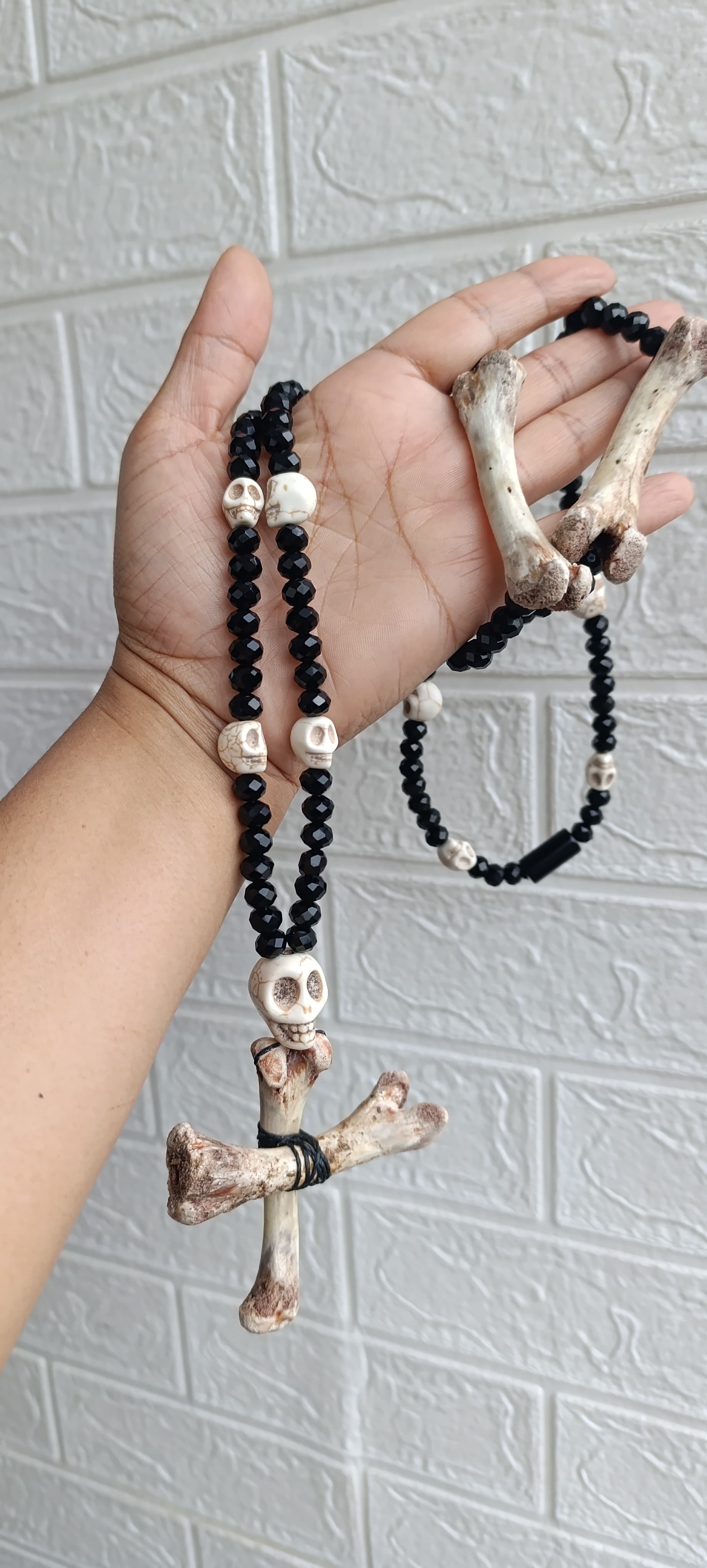 Guia de Exu e pomba Gira feita com osso natural Guia de Exu e pomba Gira feita com osso natural