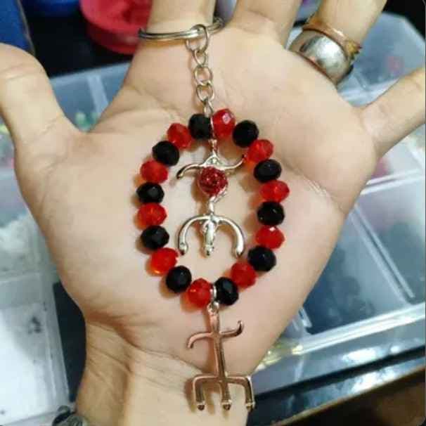 Chaveiro de Exu e Pombagira Chaveiro de Exu e Pombagira