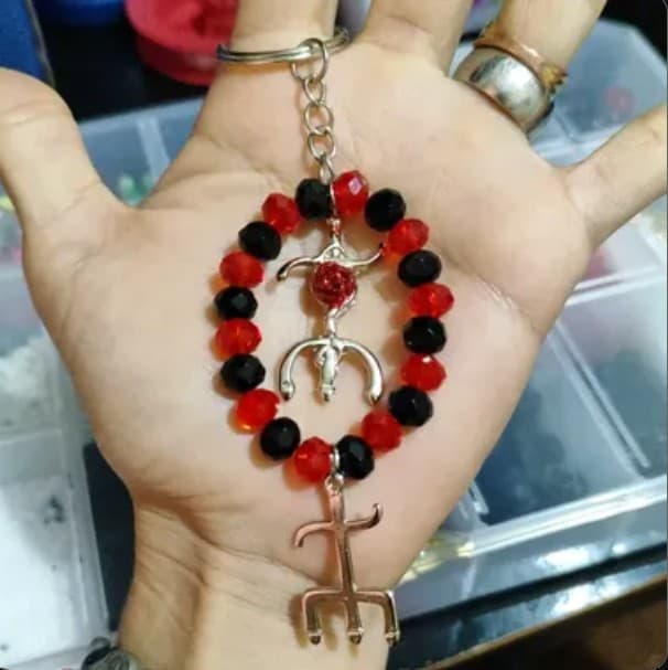 Chaveiro de Exu e Pombagira Chaveiro de Exu e Pombagira