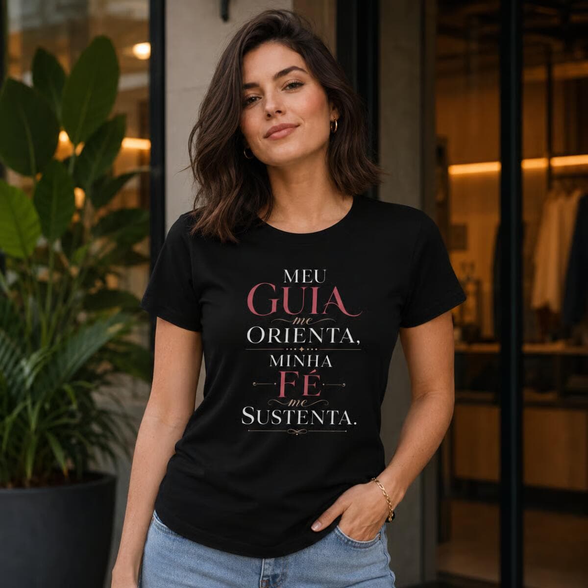 Camiseta: Meu Guia me Orienta, Minha Fé me Sustenta. Camiseta: Meu Guia me Orienta, Minha Fé me Sustenta.