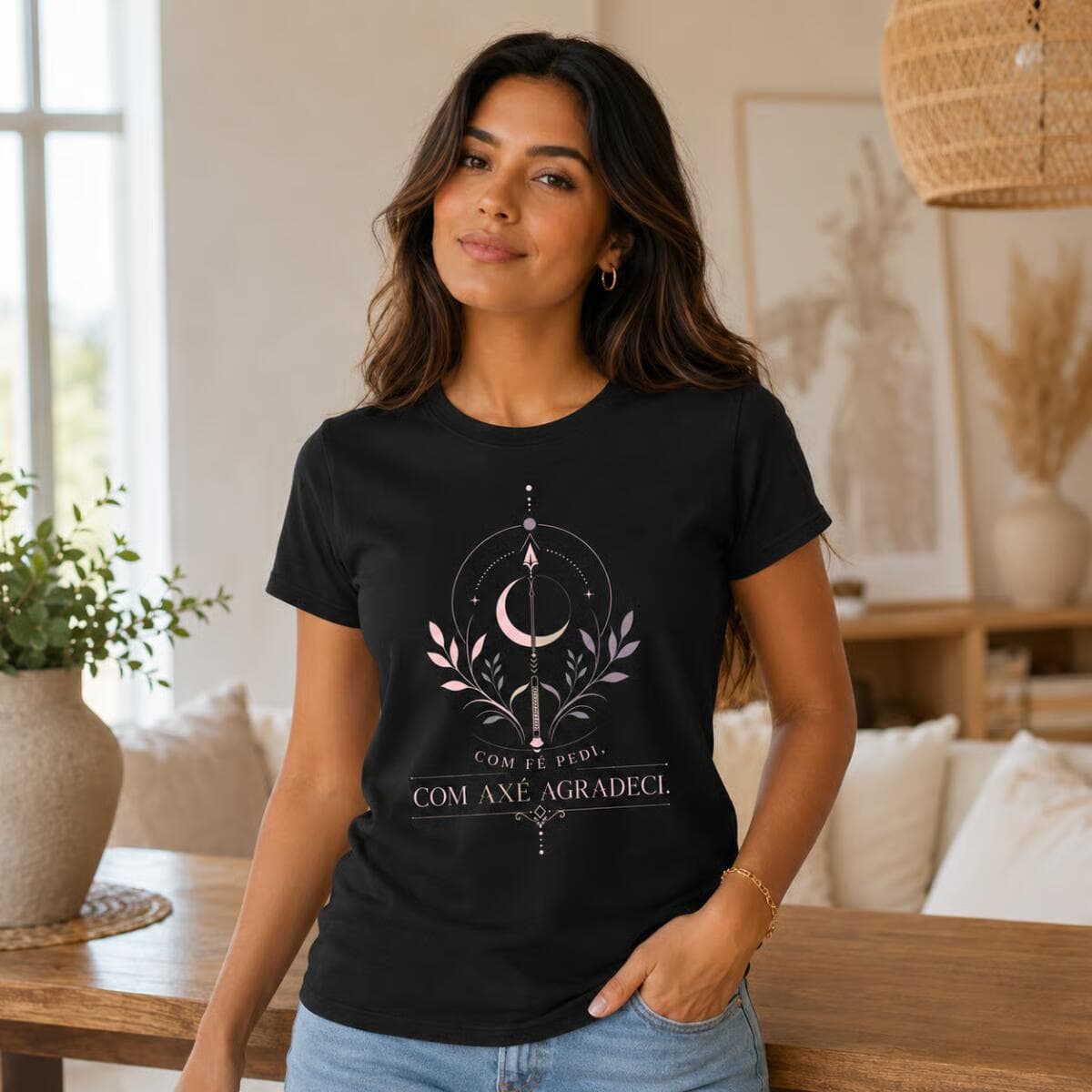 Camiseta: Com Fé Pedi, Com Axé Agradeci. Camiseta: Com Fé Pedi, Com Axé Agradeci.