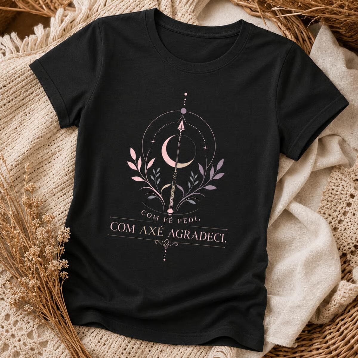 Camiseta: Com Fé Pedi, Com Axé Agradeci. Camiseta: Com Fé Pedi, Com Axé Agradeci.