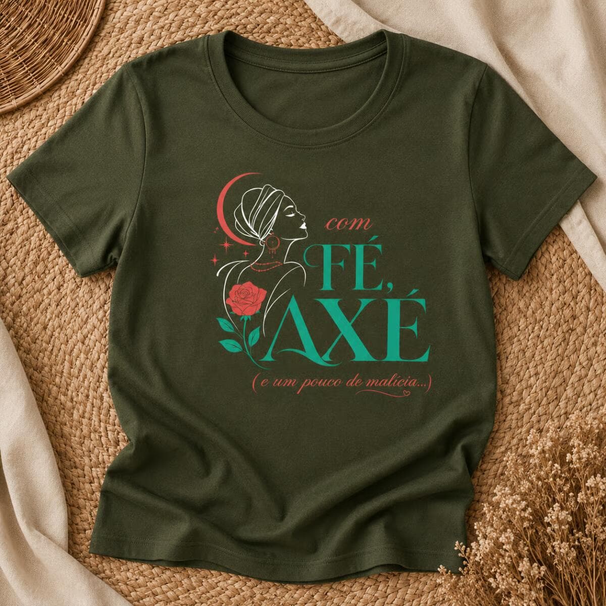 Camiseta: Com Fé, Axé e Um Pouco de Malícia... Camiseta: Com Fé, Axé e Um Pouco de Malícia...