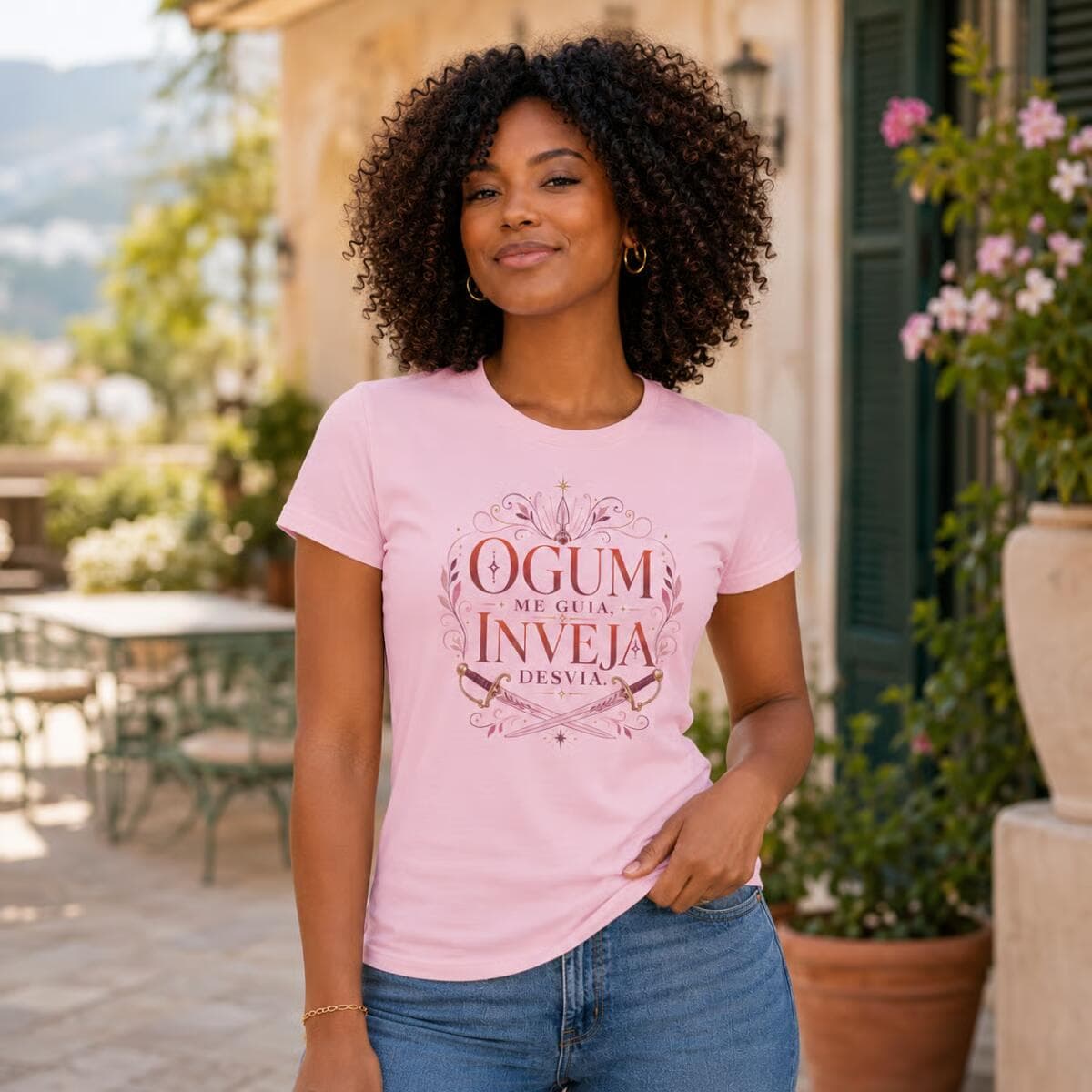 Camiseta: Ogum Me Guia, Inveja Desvia. Camiseta: Ogum Me Guia, Inveja Desvia.