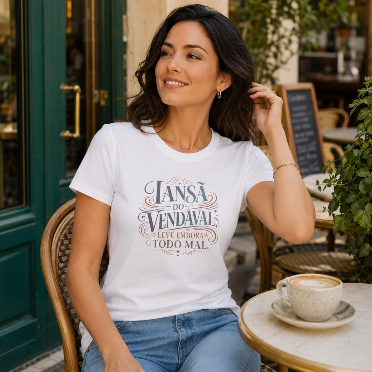 Camiseta: Iansã do Vendaval, Leve Embora Todo Mal. Camiseta: Iansã do Vendaval, Leve Embora Todo Mal.