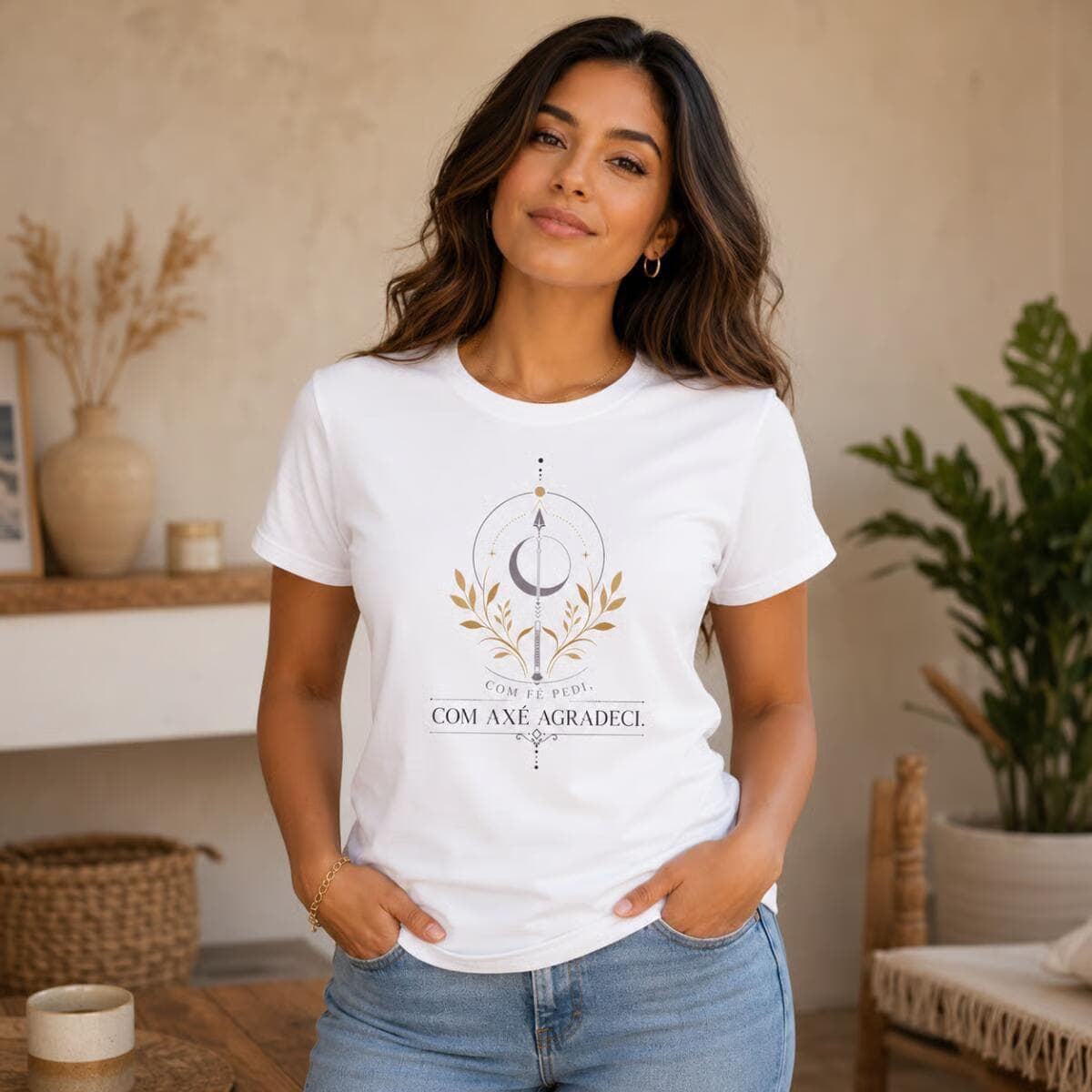 Camiseta: Com Fé Pedi, Com Axé Agradeci. Camiseta: Com Fé Pedi, Com Axé Agradeci.