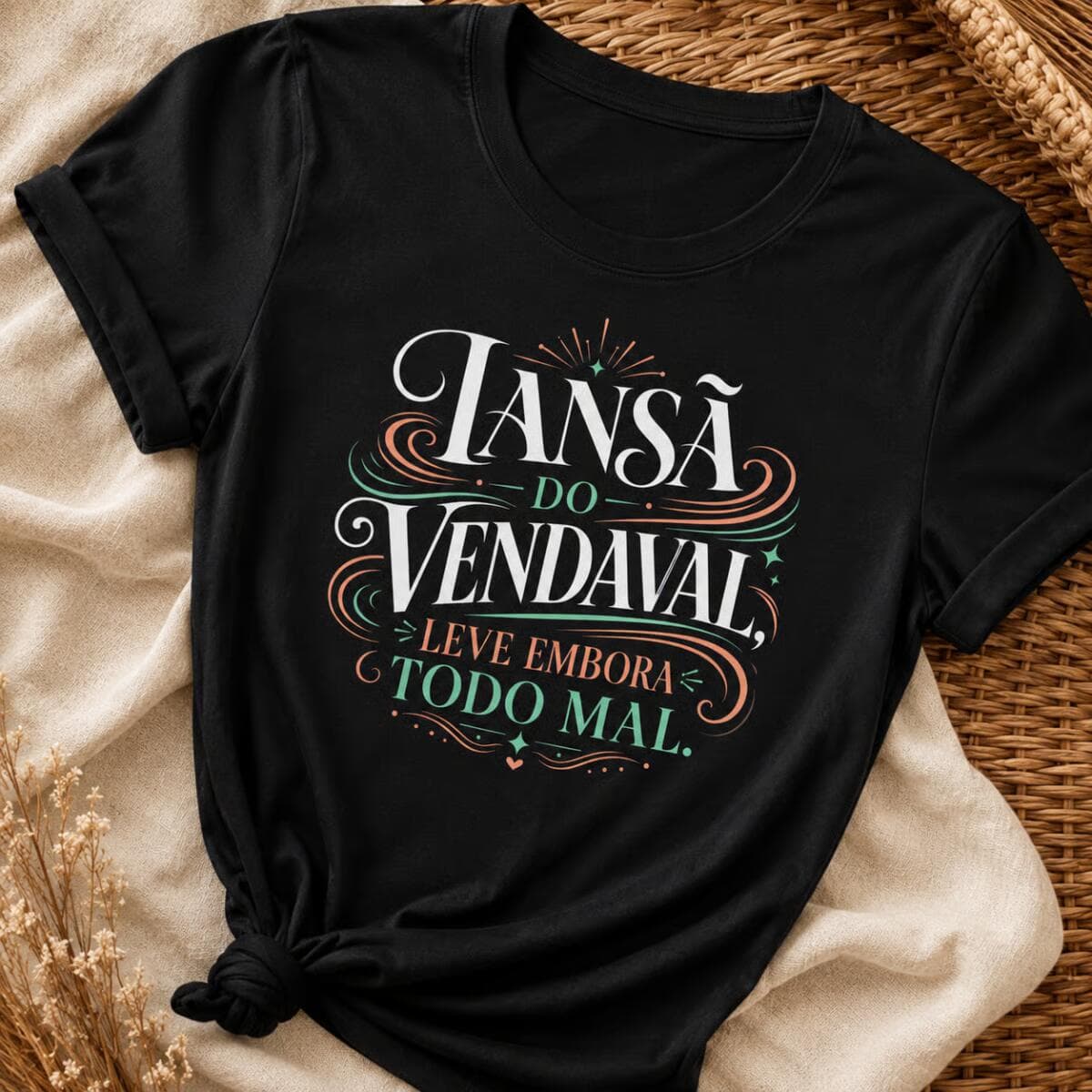 Camiseta: Iansã do Vendaval, Leve Embora Todo Mal. Camiseta: Iansã do Vendaval, Leve Embora Todo Mal.