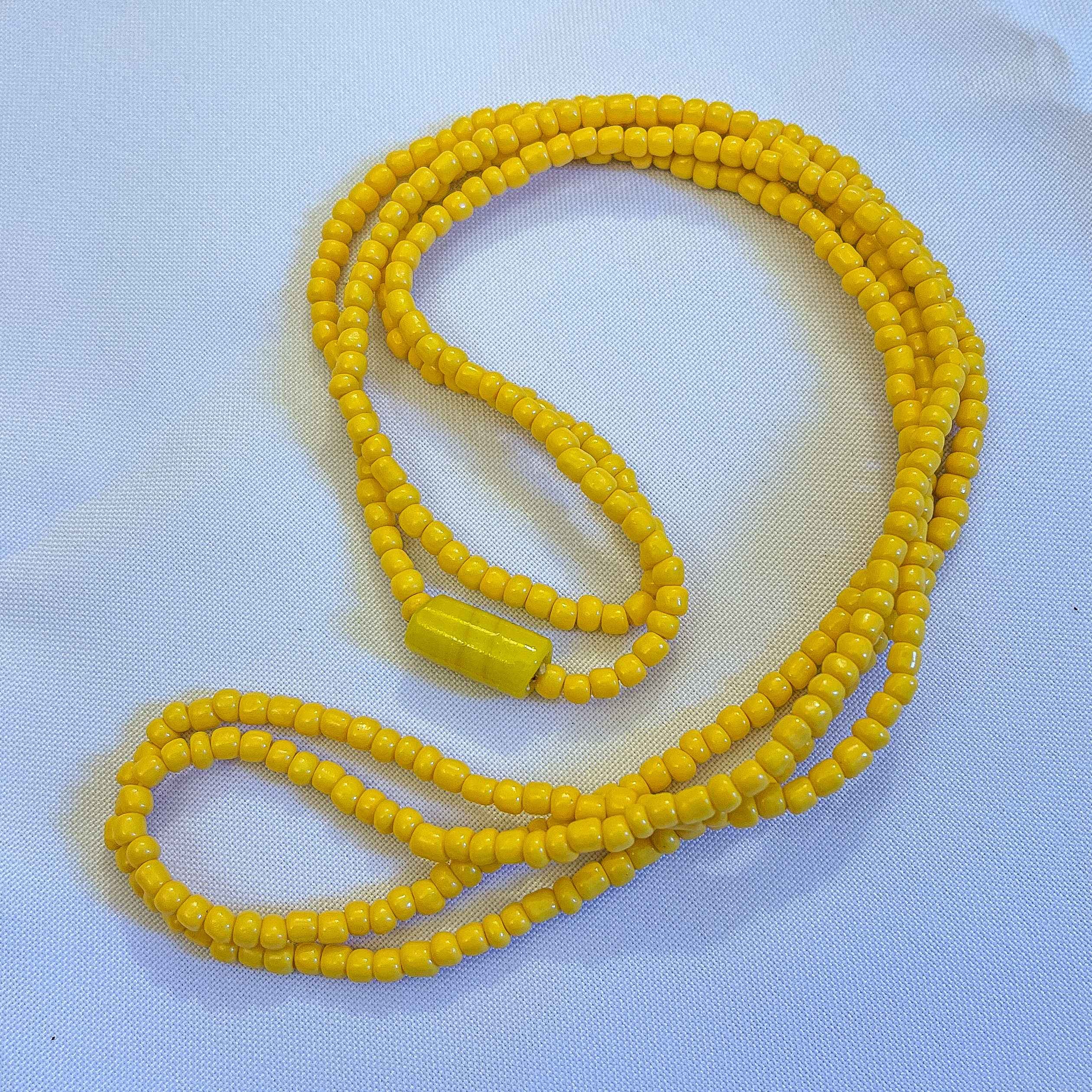 Guia de Oxum Amarela Fio de Contas e Guia de Proteção Orixá Miçanga no Cordonê 65cm Guia de Oxum Amarela Fio de Contas e Guia de Proteção Orixá Miçanga no Cordonê 65cm