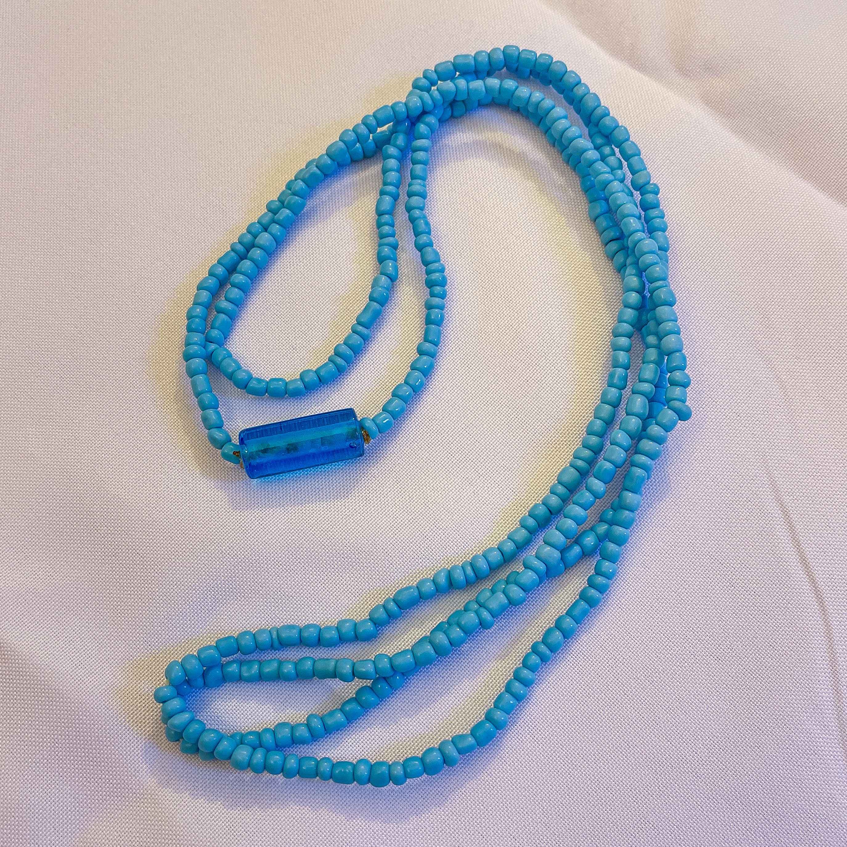 Guia de Iemanjá Azul Claro Fio de Contas e Guia de Proteção Orixá Miçanga no Cordonê 65cm Guia de Iemanjá Azul Claro Fio de Contas e Guia de Proteção Orixá Miçanga no Cordonê 65cm
