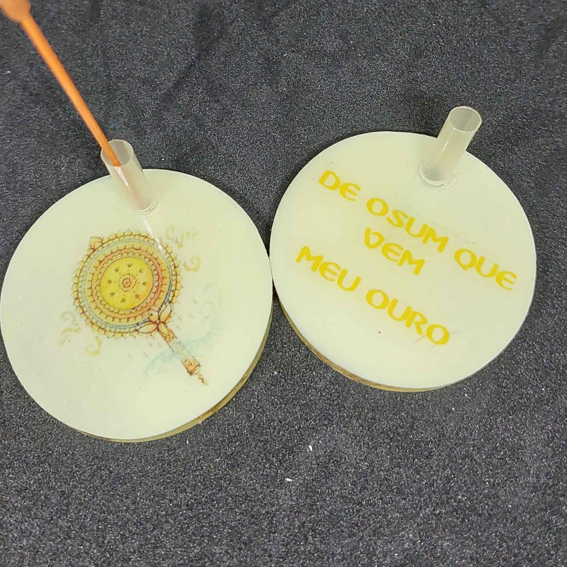 LEMBRANCINHA DE FESTIVIDADE PERSONALIZADA - PORTA INCENSO REDONDO COM TAG - 10 UNIDADES LEMBRANCINHA DE FESTIVIDADE PERSONALIZADA - PORTA INCENSO REDONDO COM TAG - 10 UNIDADES