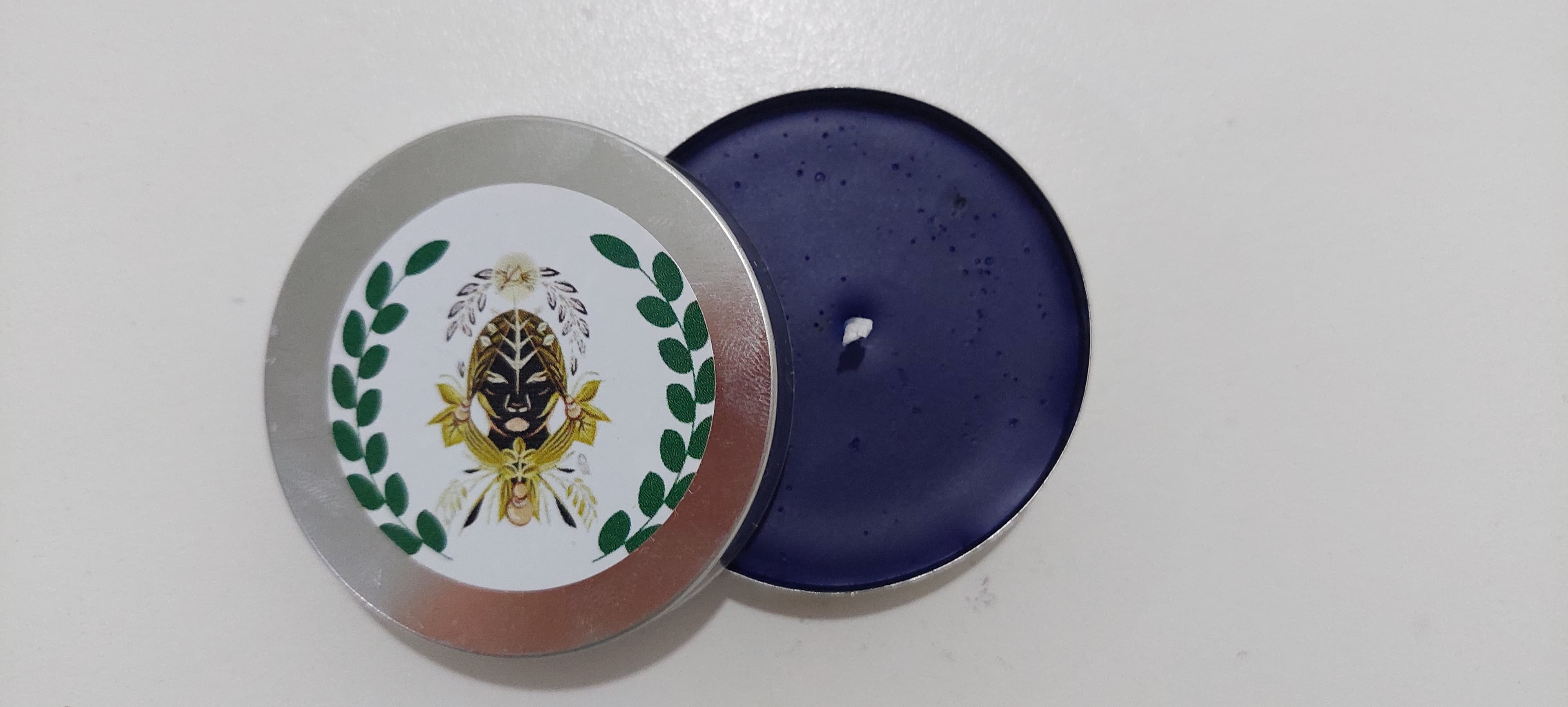 LEMBRANCINHA DE FESTIVIDADE - MINI VELA AROMATIZADA NA LATINHA REDONDA PERSONALIZADA COM TAG - 10 UNIDADES LEMBRANCINHA DE FESTIVIDADE - MINI VELA AROMATIZADA NA LATINHA REDONDA PERSONALIZADA COM TAG - 10 UNIDADES