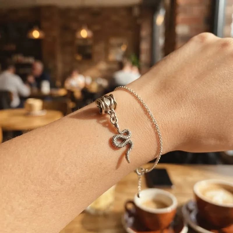 Berloque para Pulseira Pingente Cobra Oxumare prateado Berloque para Pulseira Pingente Cobra Oxumare prateado