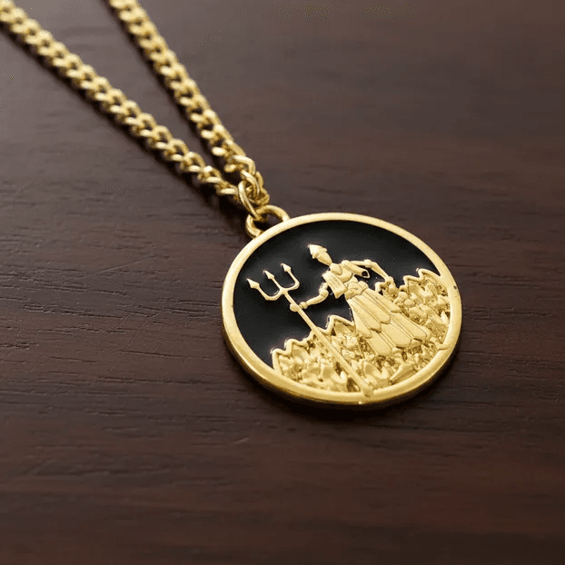 Colar Exú Pingente Medalha Orixá banho dourado verniz italiano Colar Exú Pingente Medalha Orixá banho dourado verniz italiano