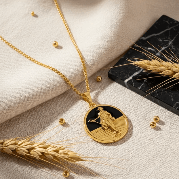 Colar Zé Pilintra Pingente Medalha Orixá banho dourado com verniz italiano Colar Zé Pilintra Pingente Medalha Orixá banho dourado com verniz italiano