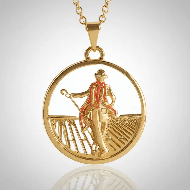 Colar Zé Pilintra Medalha Orixá banho dourado- fundo branco Colar Zé Pilintra Medalha Orixá banho dourado- fundo branco